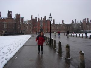 Sara in front of the palace.