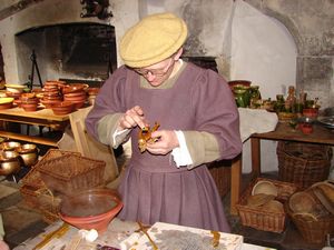 Making a cherub from beas wax